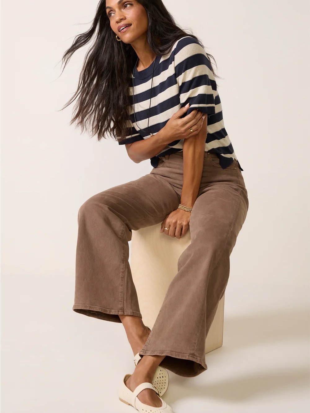 Wide Leg High-Rise Women’s Jeans in Brown - Picture 3 of 6